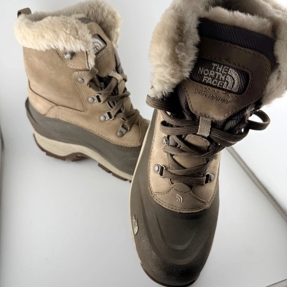 The North Face Women's Chilkat 400 Waterproof Insulated Winter Snow Boots